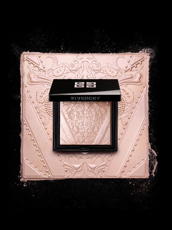 ジバンシイの人気「タン・クチュール」シリーズから、明るいツヤ肌を