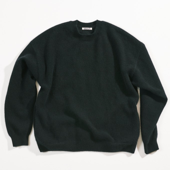 オーラリー、スタイリスト私物と製作した「カシミヤ100」シリーズ