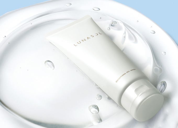 ルナソルの新洗顔料「スムージングジェルウォッシュ」透明ジェルで落ち