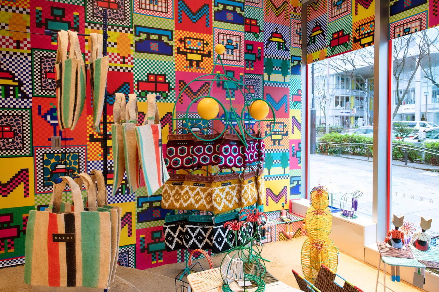 マルニ マーケット 表参道」期間限定で出店、東京初クロシェバッグなど