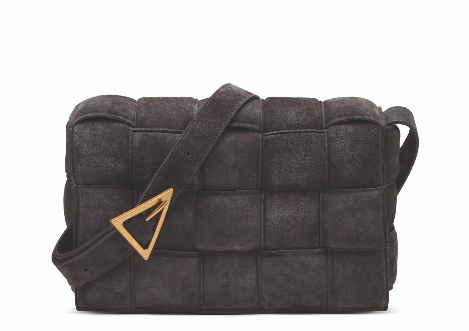 写真1/3｜ボッテガ・ヴェネタ「パデッド カセット」バッグにスエードの