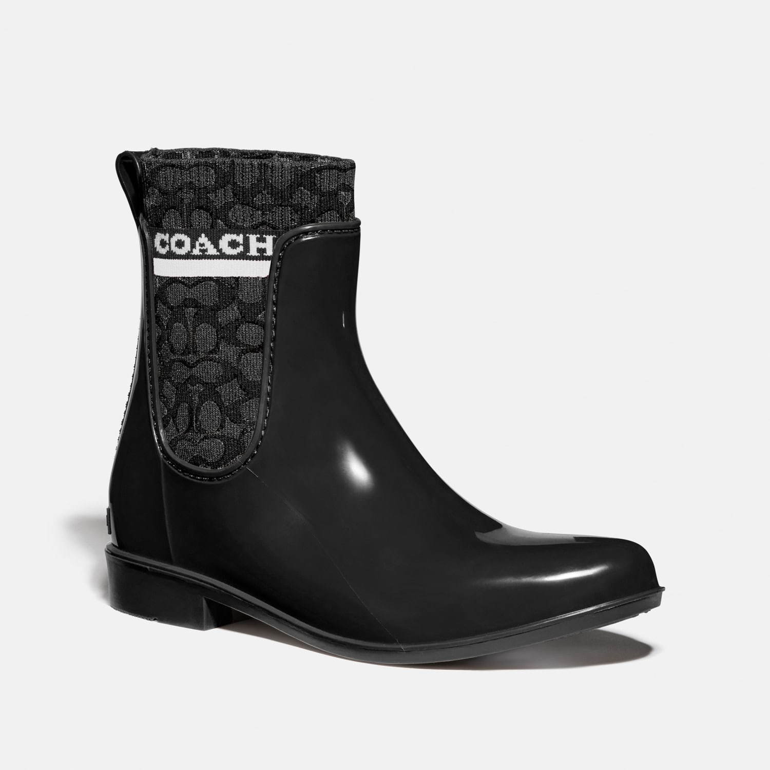 コーチ“雨の日もおしゃれにみせる”新レインブーツ、サイドゴアに