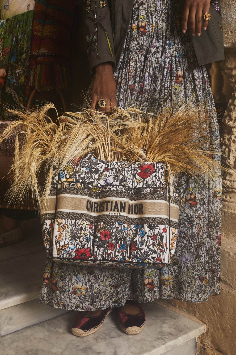 ディオール 20年リゾート新作バッグ、透かし模様×植物柄「レディ