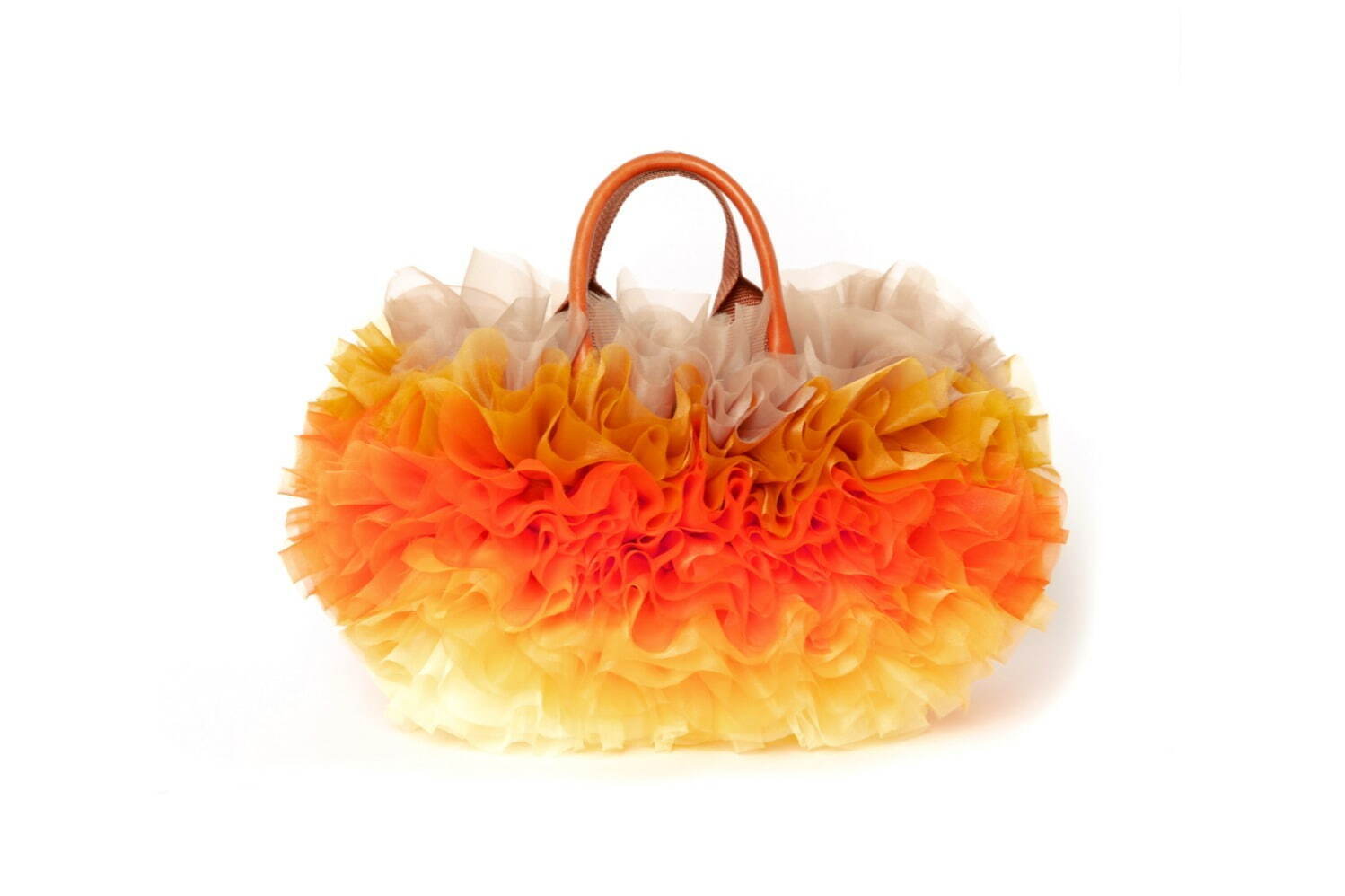 sacai×トモコイズミの“フリル”バッグ、トレンチコートやミリタリー