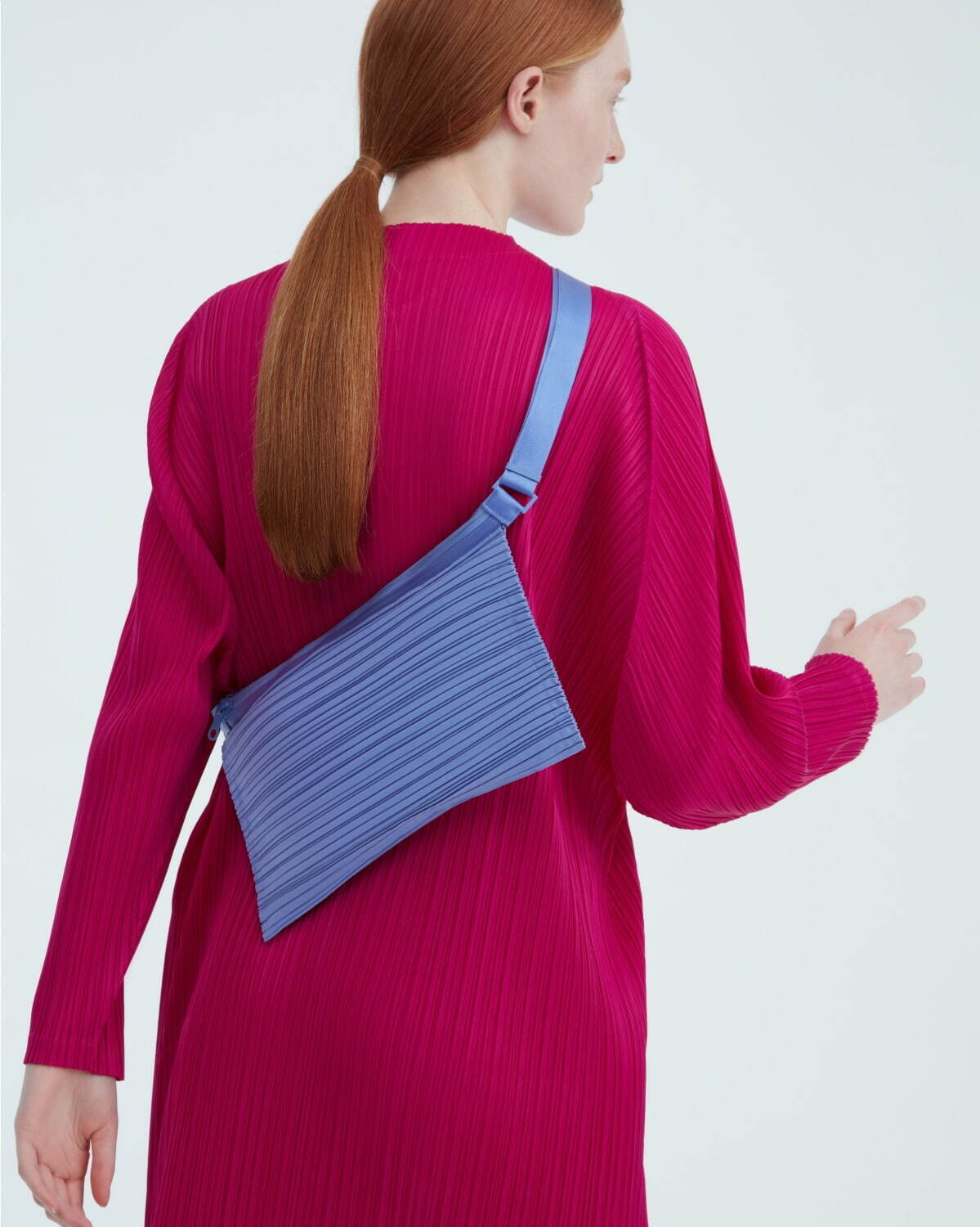 プリーツ プリーズ イッセイ ミヤケ“ニュアンスカラー”の21年秋新作