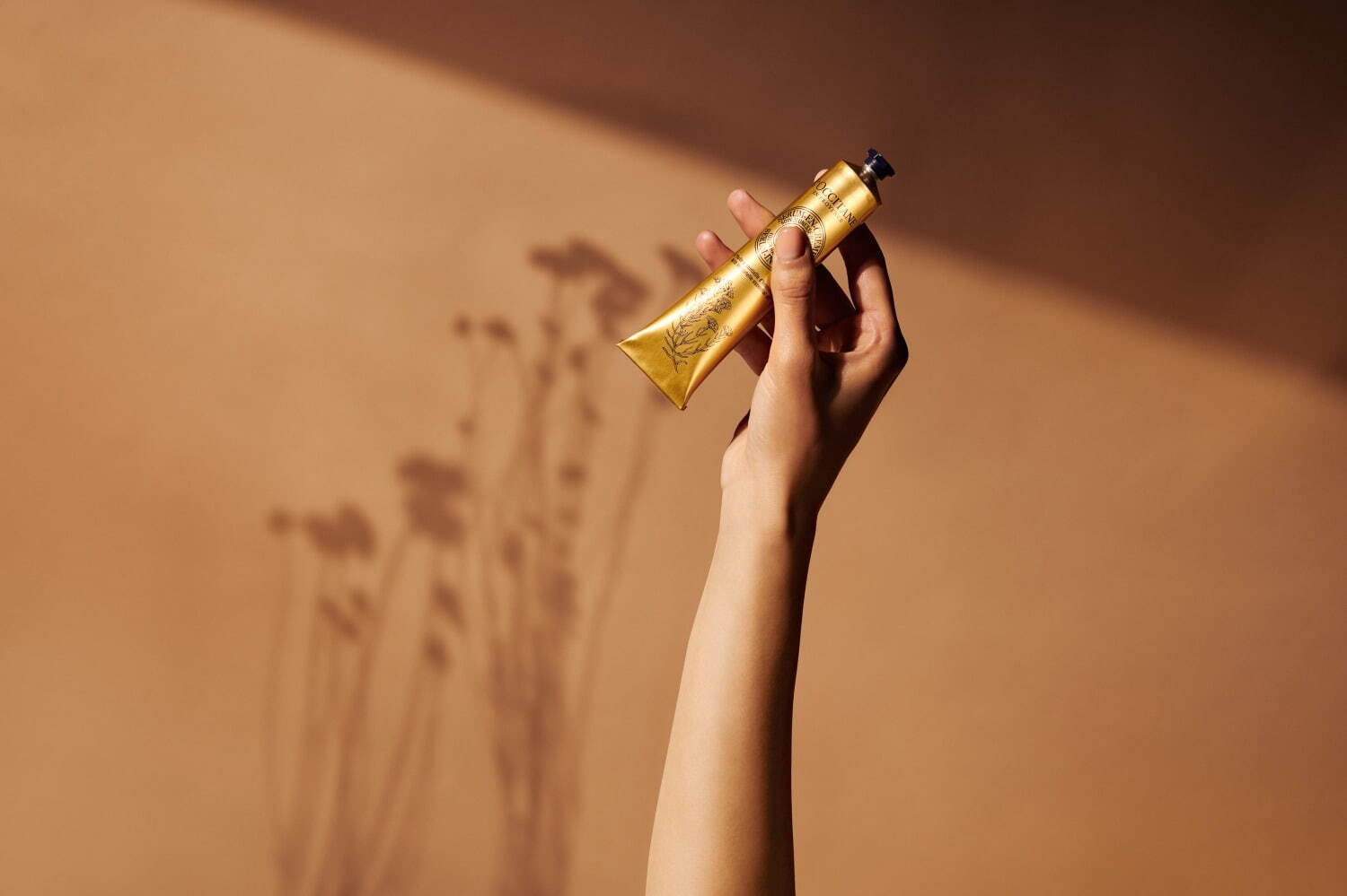 ロクシタン「シア イモーテル セラムハンドクリーム」保湿ケアしながら