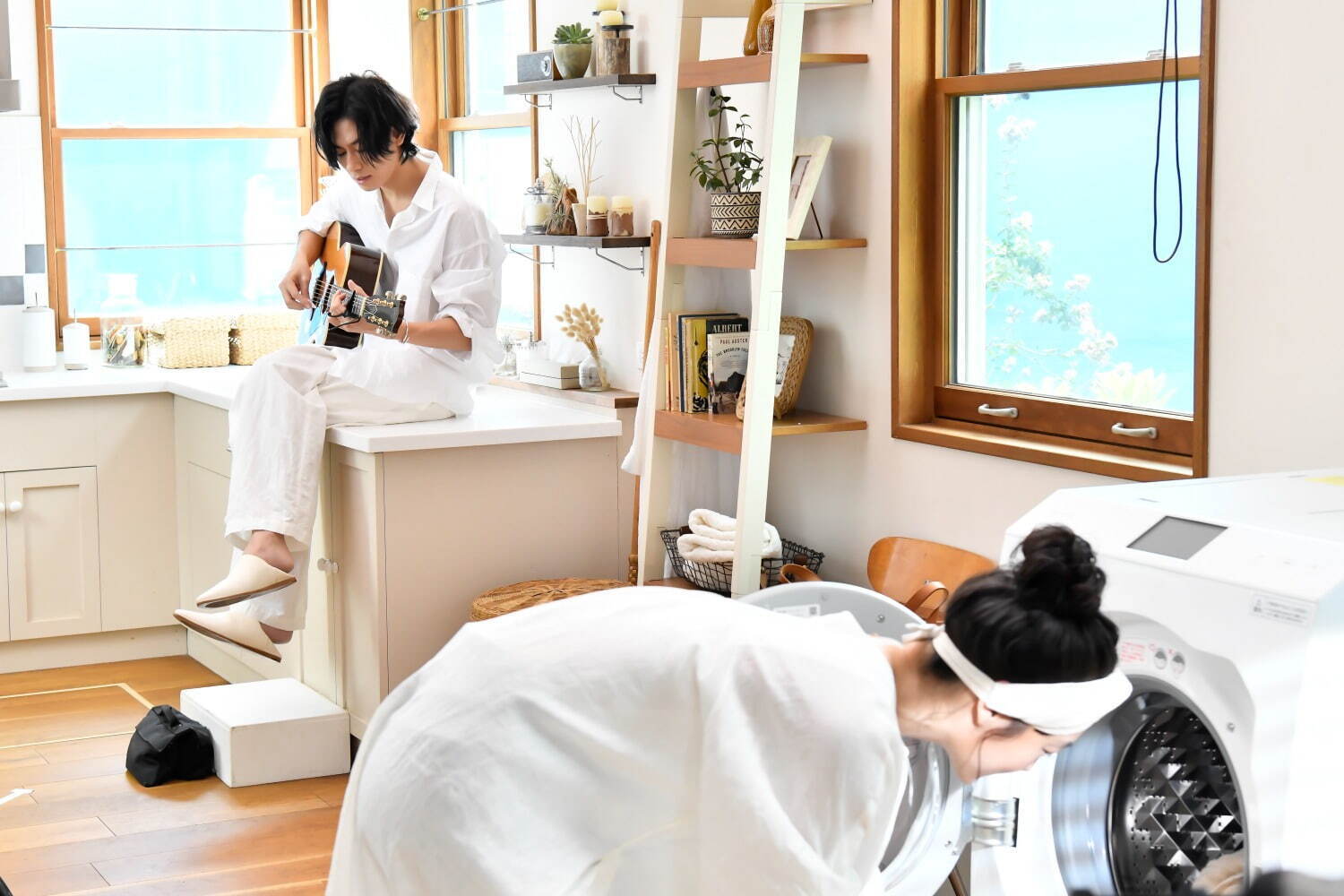 Alexandros]新曲「日々、織々」“洗濯”がテーマ、パナソニック×花王