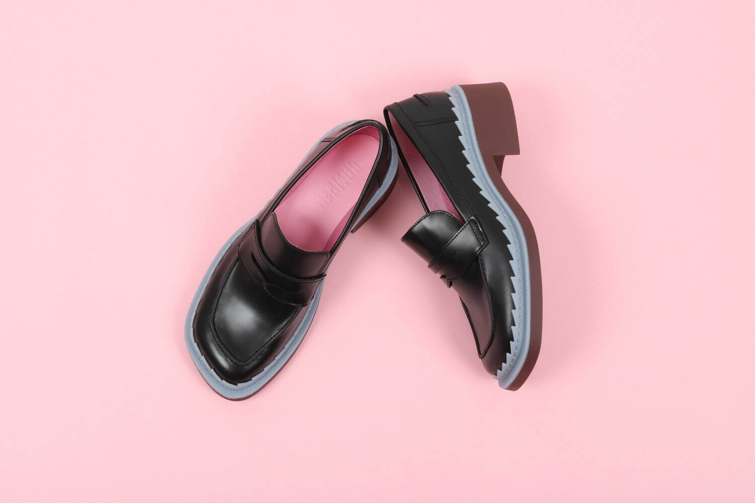 カンペール新作「テイラー」“ギザギザ”モチーフのヒール付きローファー