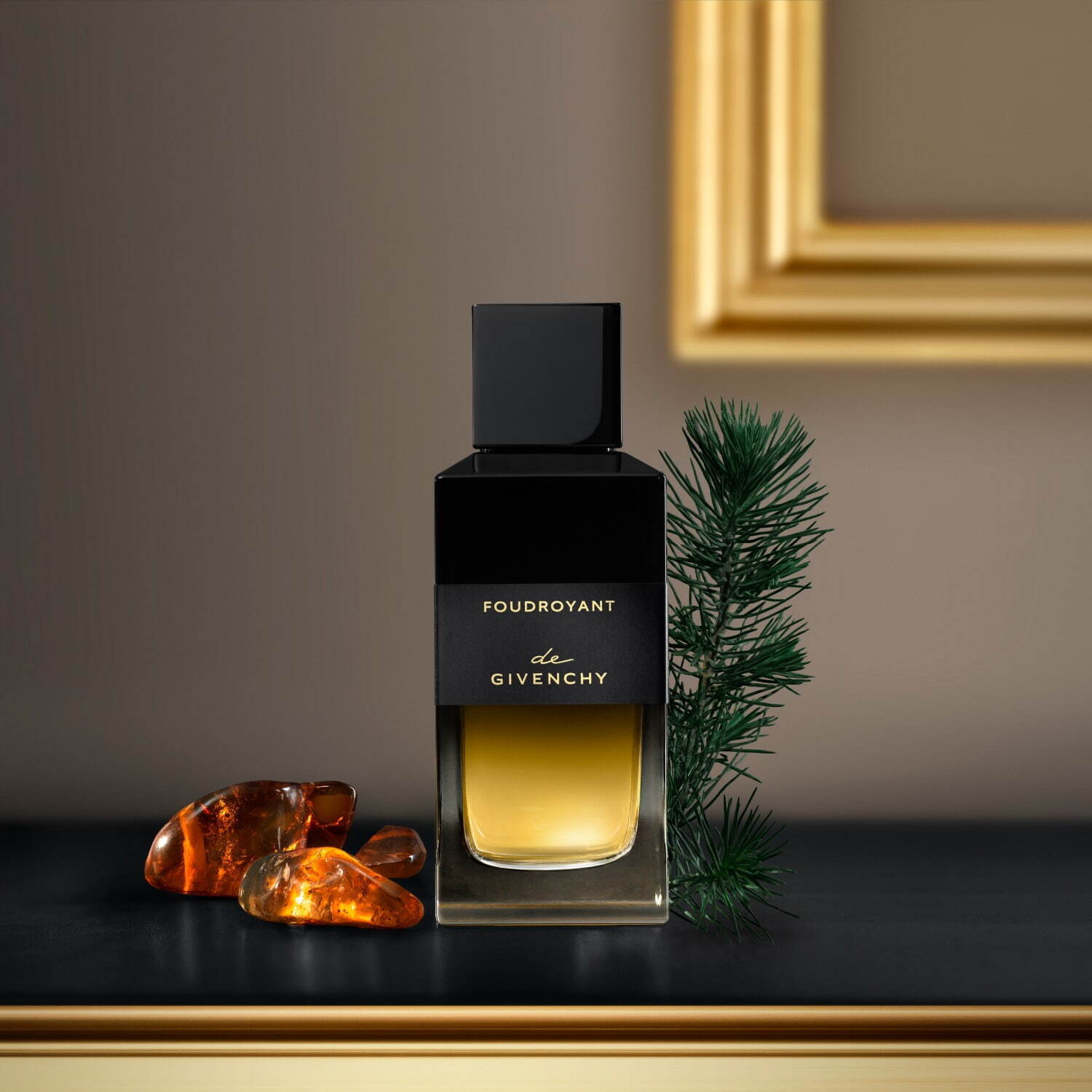 ジバンシイのギンザ シックス限定フレグランス、ジバンシィの“パリの