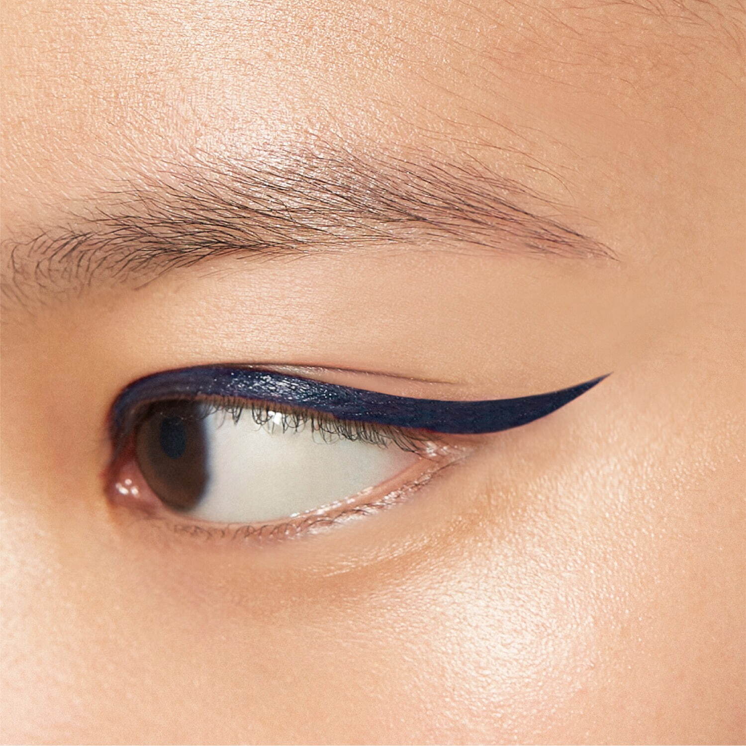 UZU アイオープニングライナー」に新色、“惑星”着想のベージュやダーク