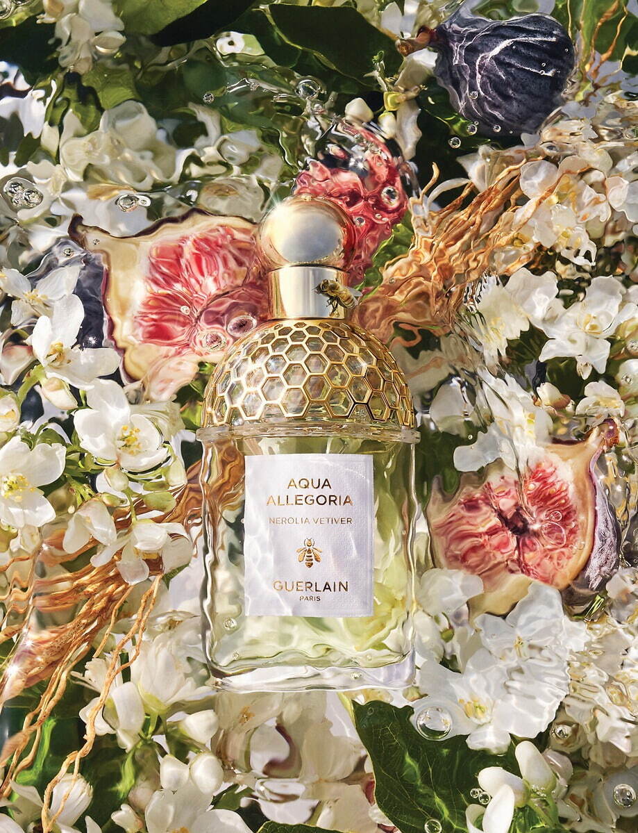 ゲラン「ビー」モチーフのパウダー＆ブラシ付きミニフェイスパウダー