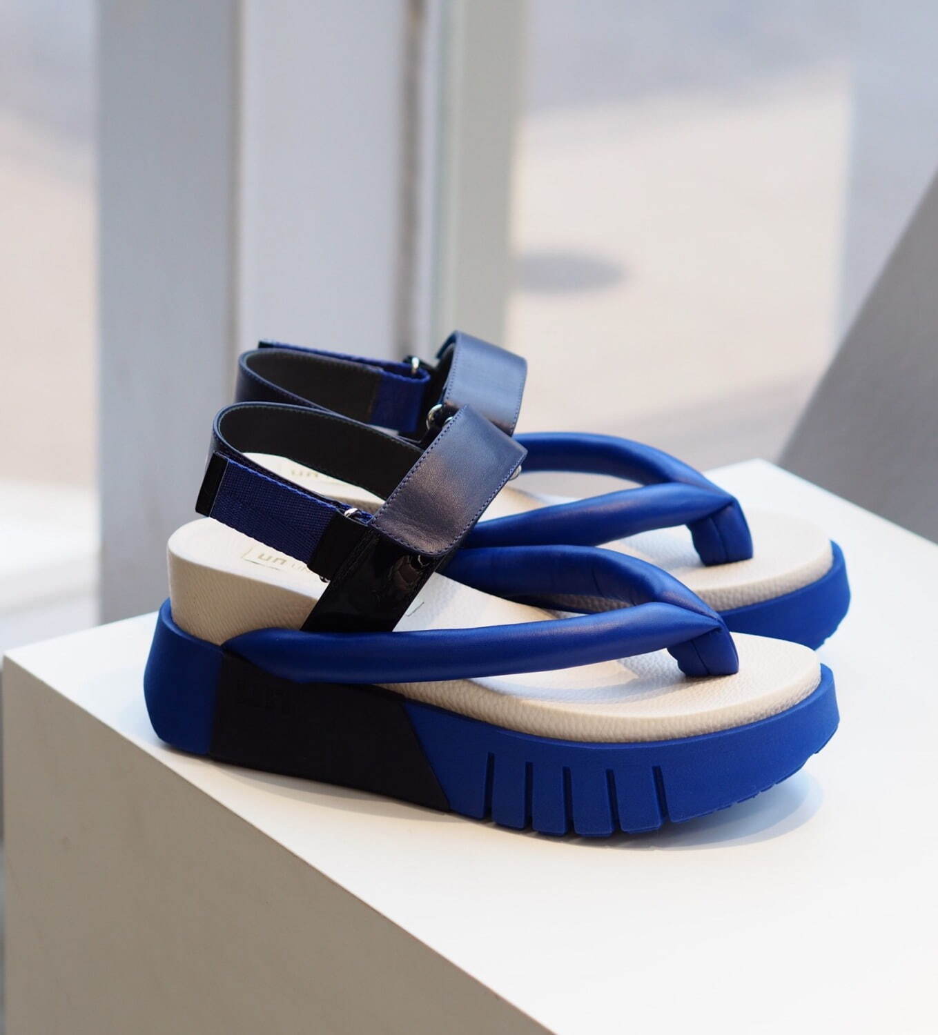 ユナイテッド ヌード“厚底ソール×トング”の新作スポーツサンダル