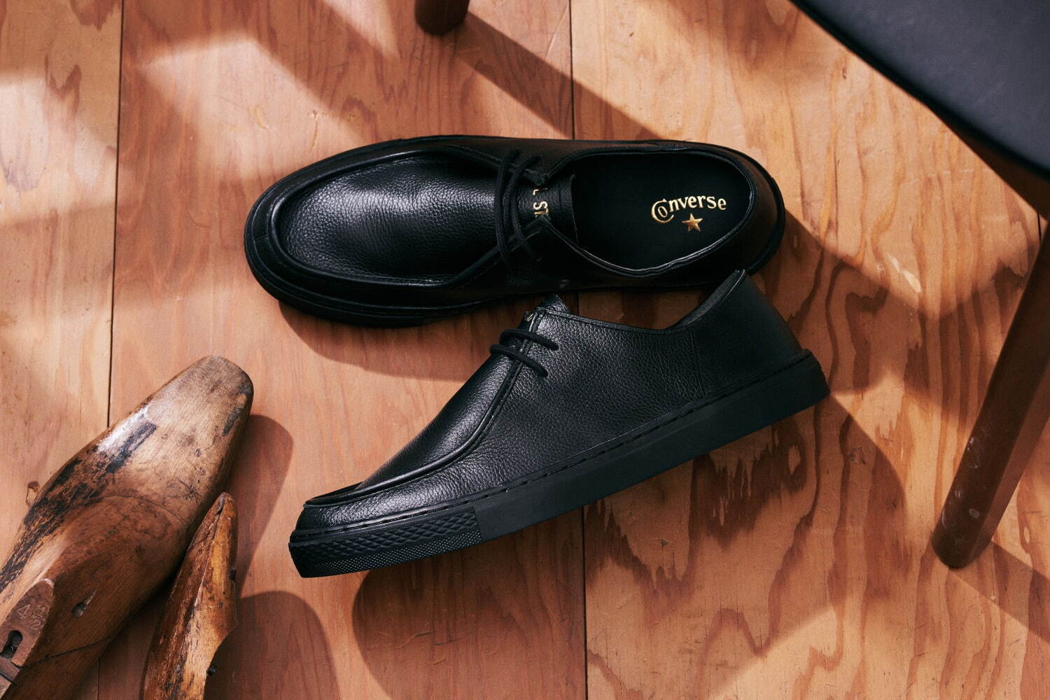 コンバース「オールスター クップ」“モカシンタイプ”スニーカー、シボ