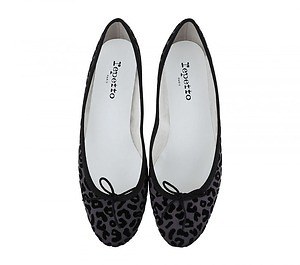 レペット新作「ダーク レオパード」バレエシューズ＆ローファー、表情