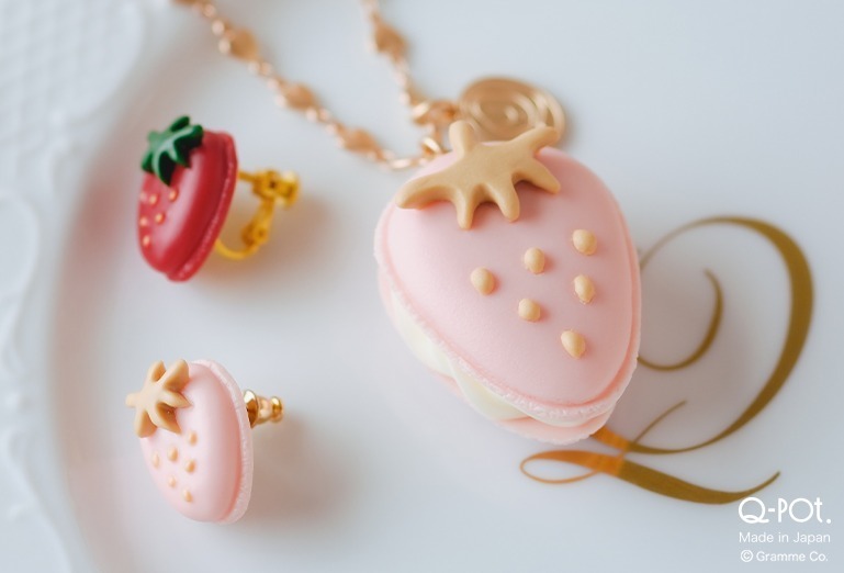 Q-pot.のバレンタイン限定アクセサリー、甘酸っぱい“いちごマカロン”の