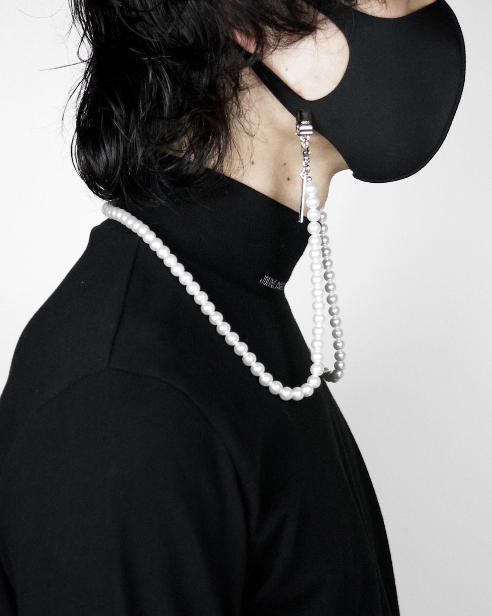 ジョン ローレンス サリバンとヨシコクリエーションのマスクホルダーが