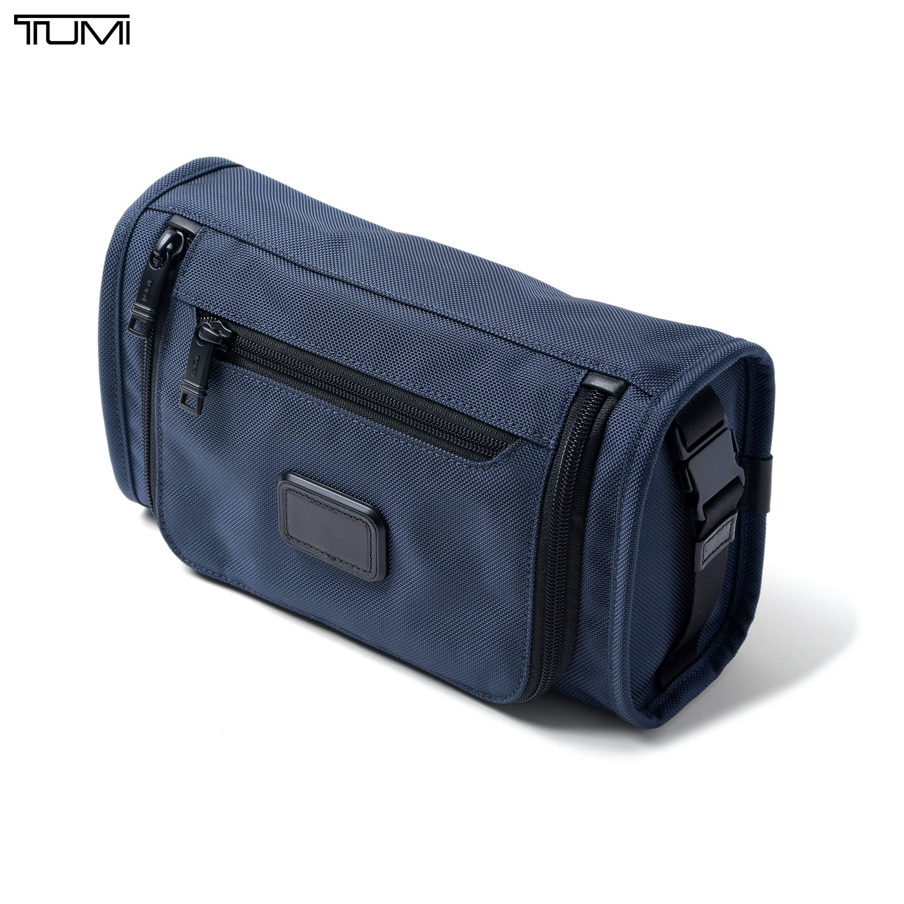 ソフネットがトゥミとコラボ、大容量のトートバッグを展開