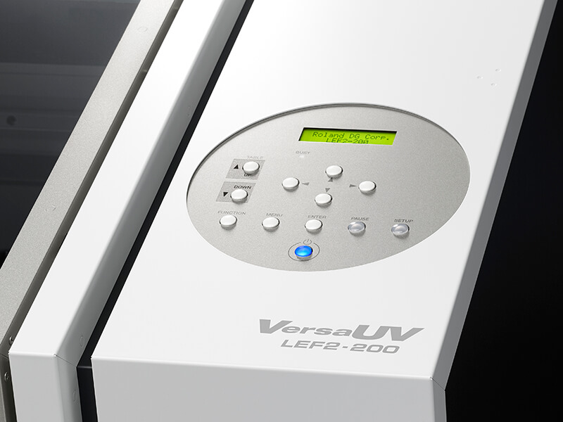 オリジナルグッズ制作にUVプリンター Roland LEF2-200