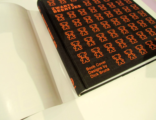 ZWARTE BEERTJES Book cover Designs by Dick Bruna / オランダ絵本の