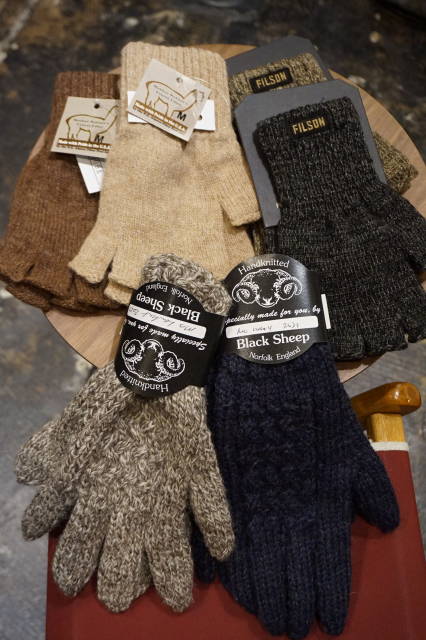 BLACK SHEEP』 (ブラック シープ）エルボーセーター レザーパッチ