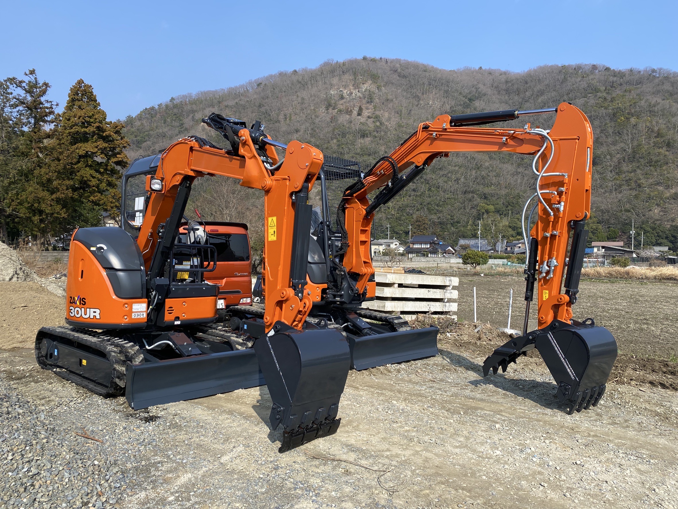 新車納入実績】ZX35U-5B（木造家屋解体機）/ ZX30UR-5B◇富士岡山運搬