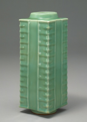 青磁琮形瓶 | 龍泉窯 | 収蔵品詳細 | 作品を知る | 東京富士美術館