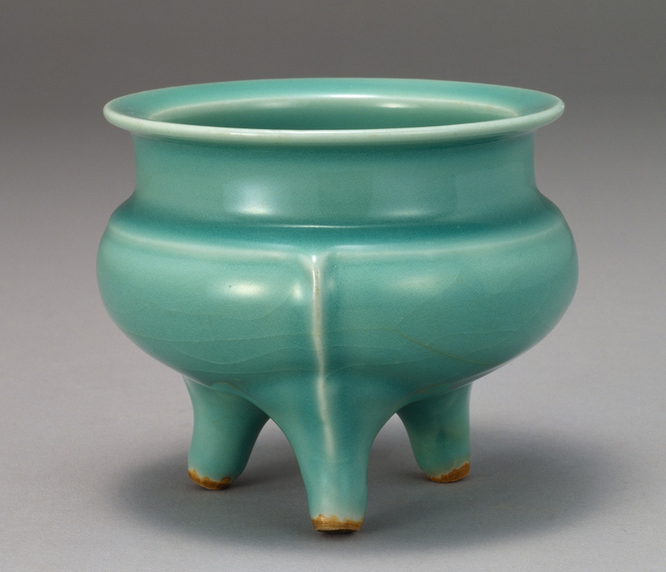 青磁袴腰香炉 | 龍泉窯 | 収蔵品詳細 | 作品を知る | 東京富士美術館