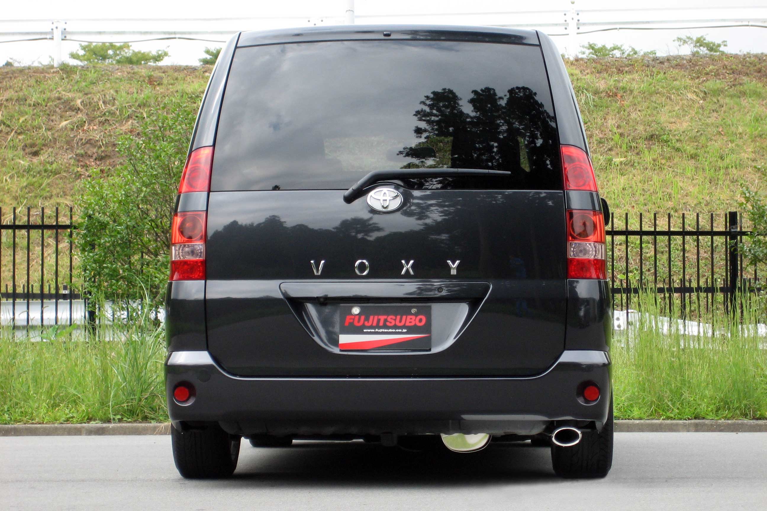 AZR60G ヴォクシー 2WD |FUJITSUBO 藤壺技研工業株式会社 | 自動車