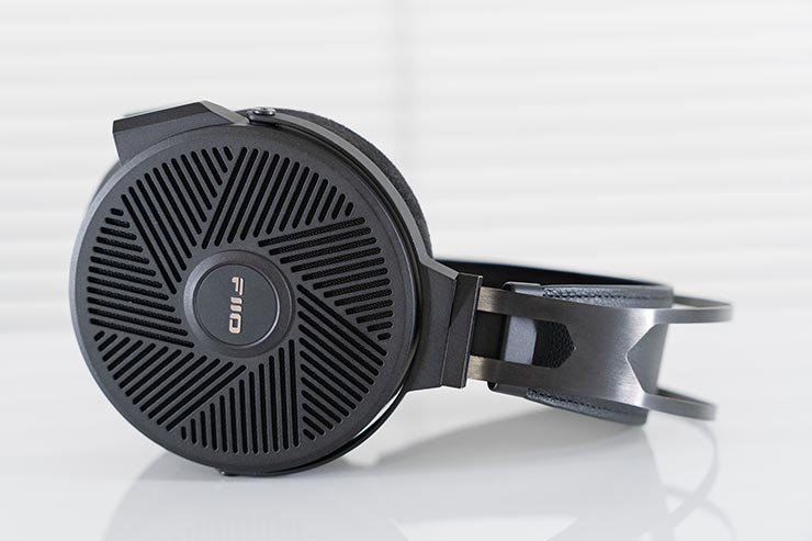 FIIO FT5 レビュー | 透明感と重厚感のあるサウンドへ導く平面磁界