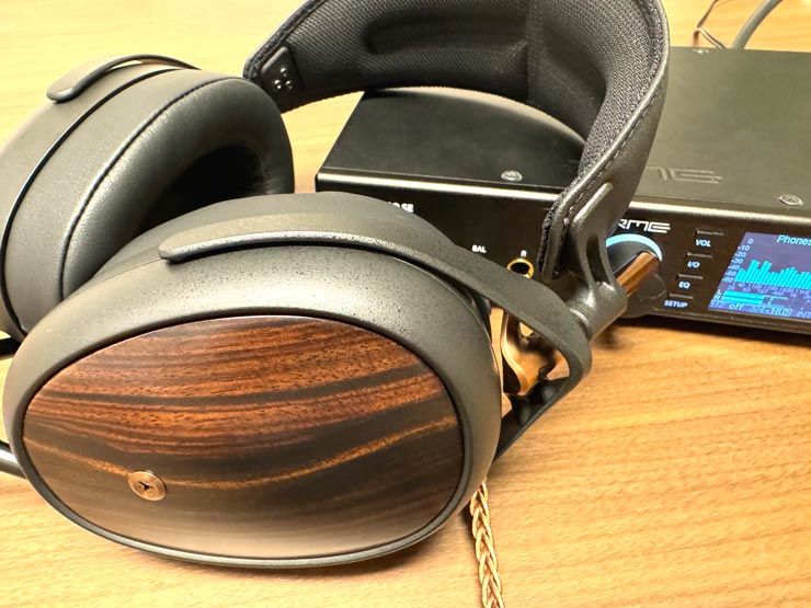 Meze Audio LIRIC II レビュー | 新技術搭載でゆったり聴けるサウンド