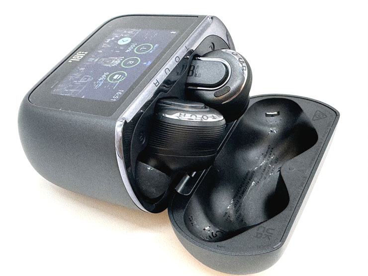 JBL TOUR PRO 3レビュー | ノイキャンも音質も機能もパワーアップした