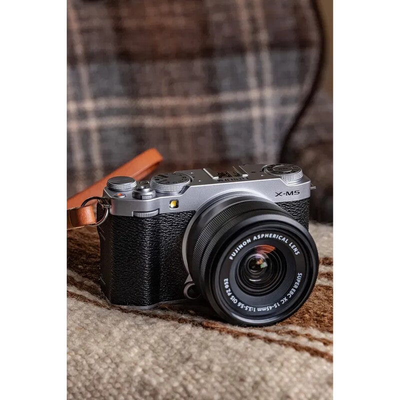 富士フイルム FUJIFILM X-M5 ボディ シルバー 新品｜フジヤカメラ