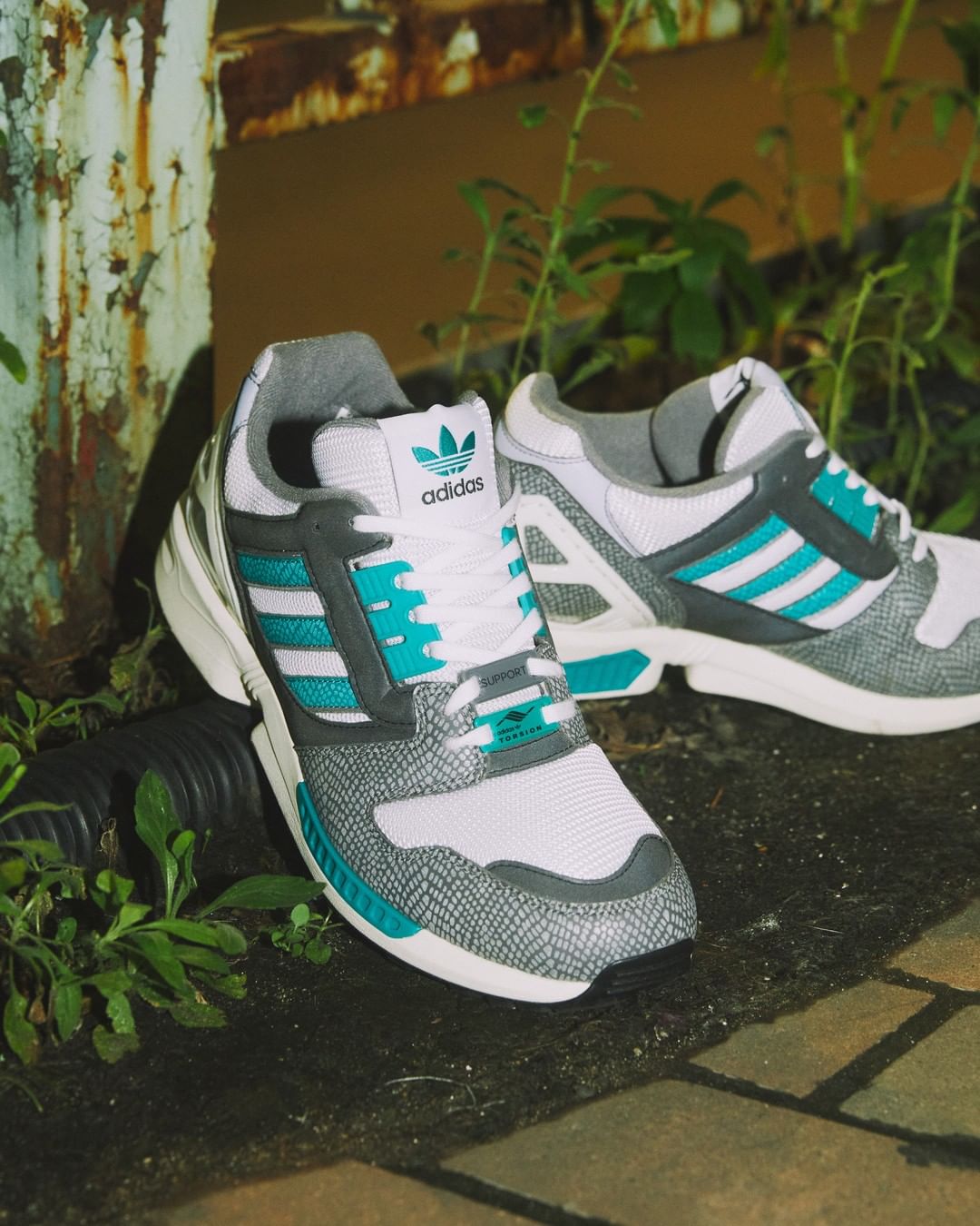 2022/12/24 リストック】atmos × adidas Originals ZX 8000 G-SNK “EQT