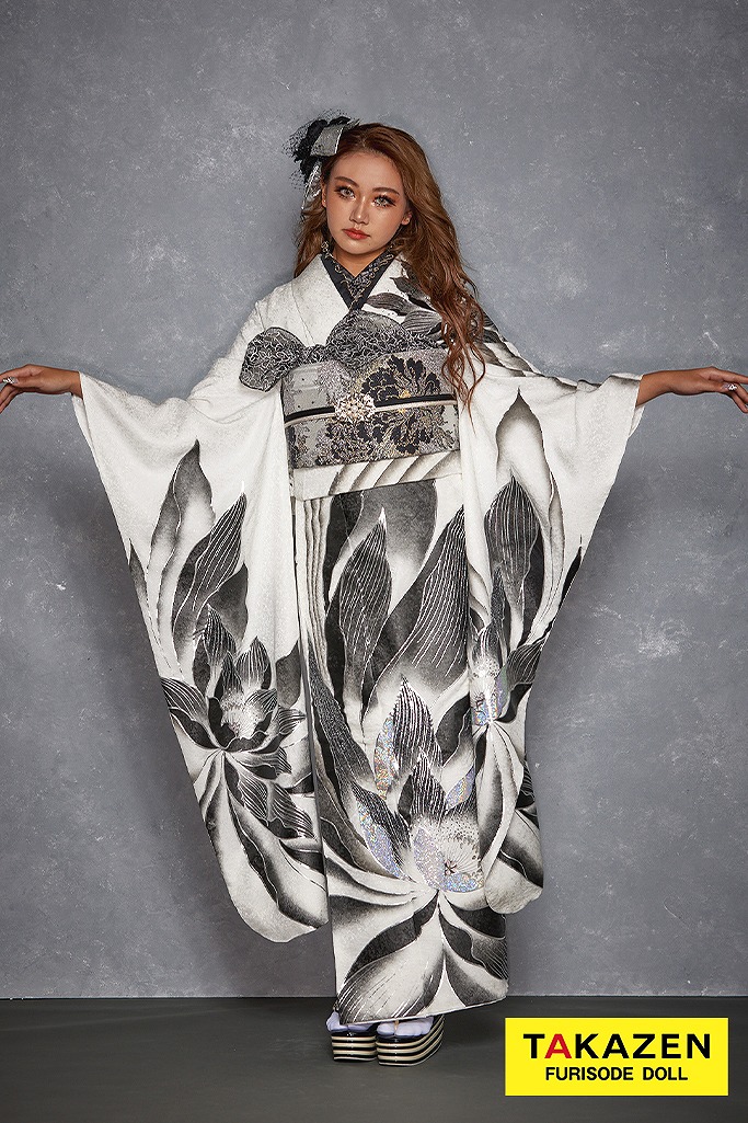 クール系 白/黒 蓮柄/大柄 シンプル かっこいい 目立つ振袖 グラマラス