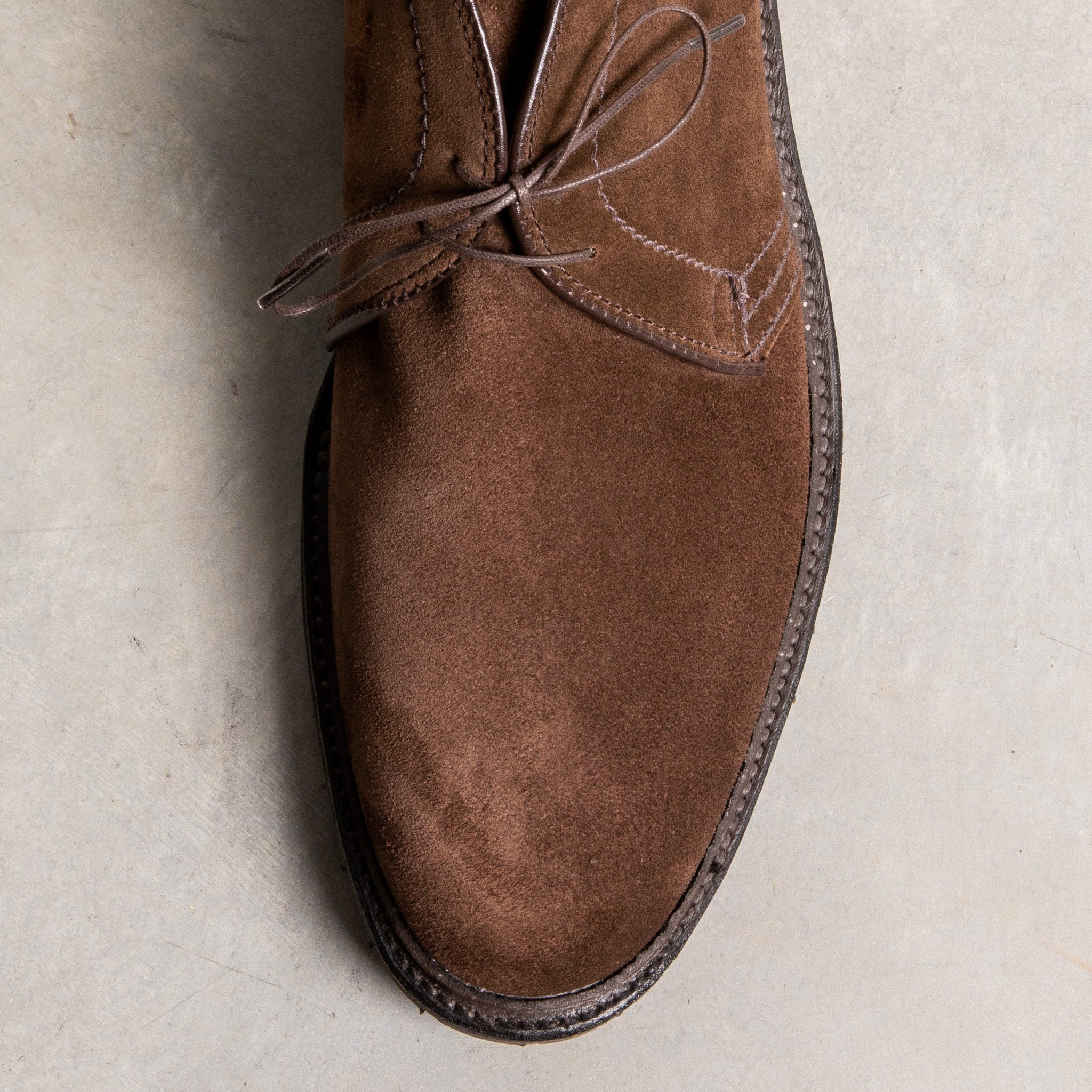 Alden dark brown suede chukka on rubber sole – Frans Boone Store