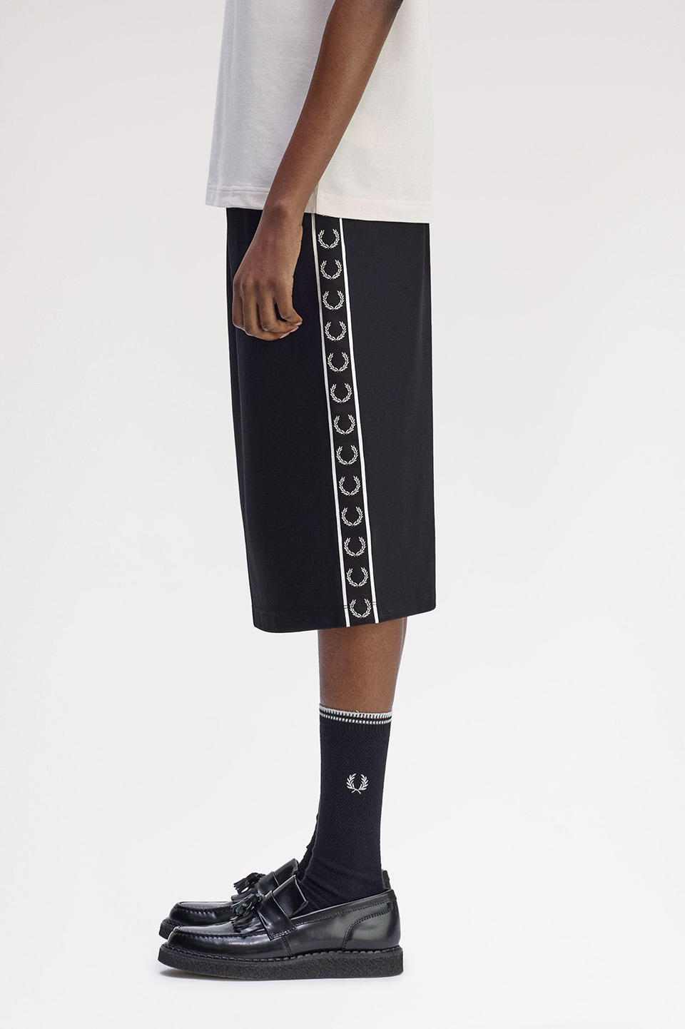 Taped Track Skirt(8 102：BLACK): | FRED PERRY JAPAN | フレッド