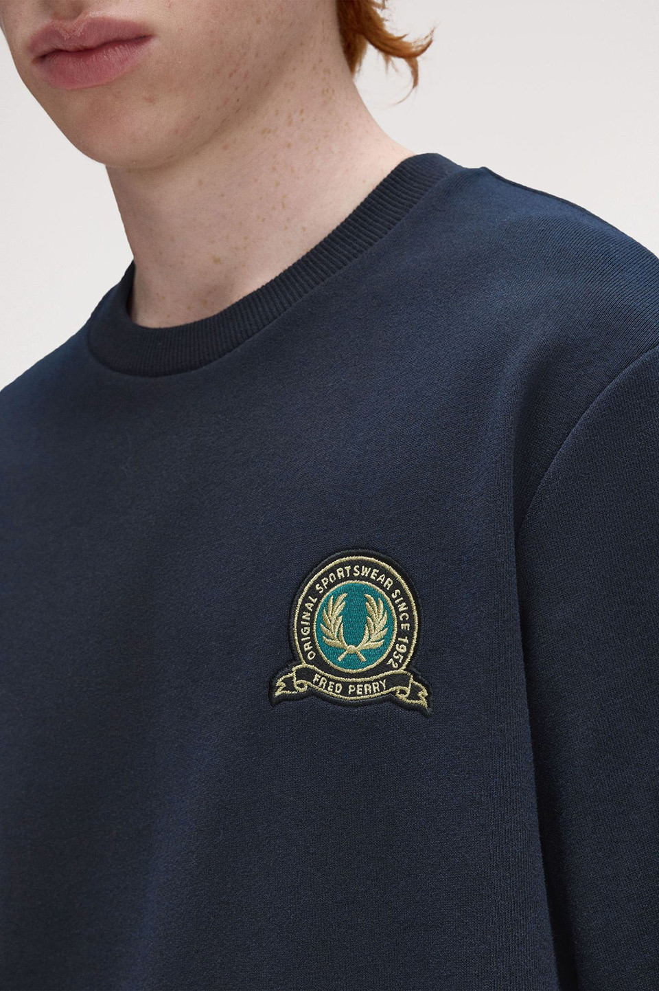 Tennis Badge Sweatshirt(M 608：NAVY): | FRED PERRY JAPAN