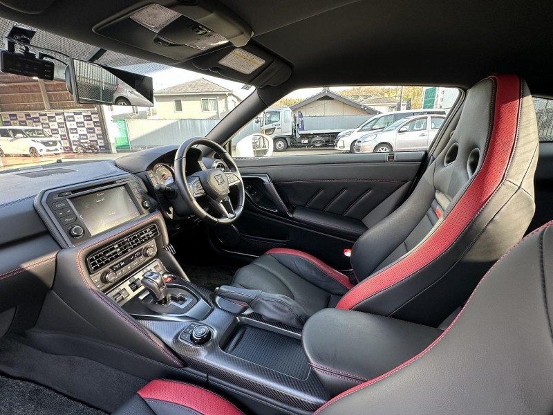 GT-R ブラックエディションの中古車情報 | 中古車販売ならフリード
