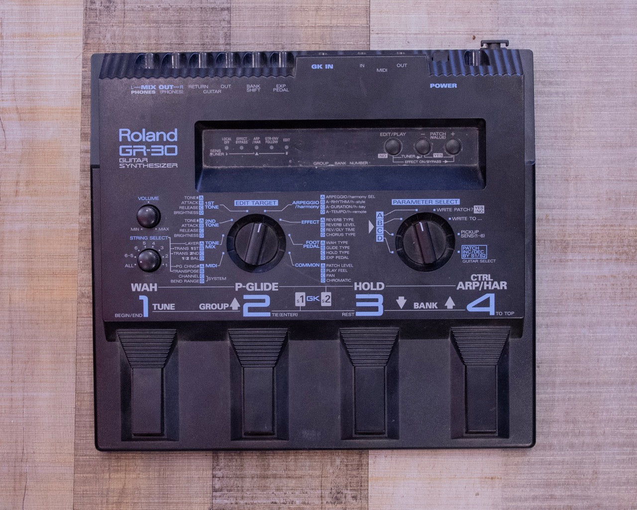 Roland GR-30 Guitar Synthesiser – Freo Guitars