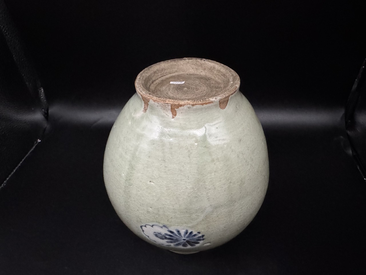 ギャラリー安原 / ご売約「Y氏のコレクション」初期伊万里 青磁染付 菊文壷