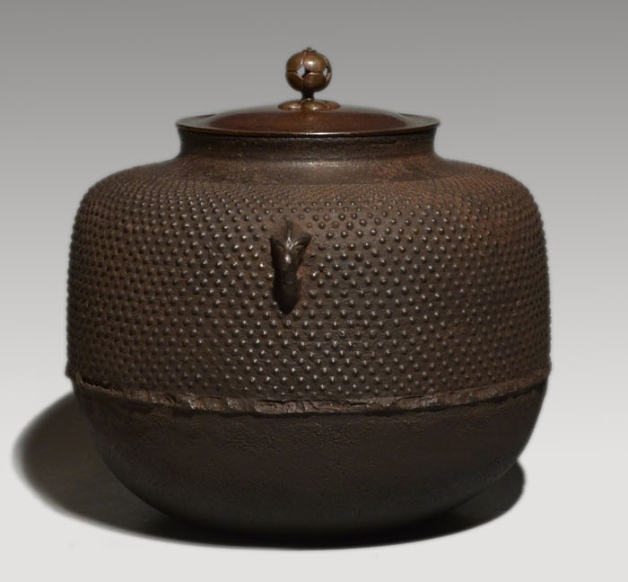 霰真形釜 古天明(大西浄雪極) 越前芦屋(長野烈極) | 古美術ささき