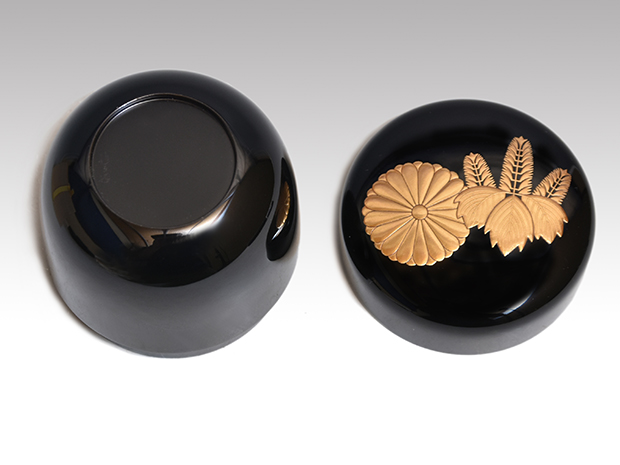 菊桐大棗 川端近左(作) 共箱 表千家 而妙斎朱在判、箱書 二重箱入 | 古