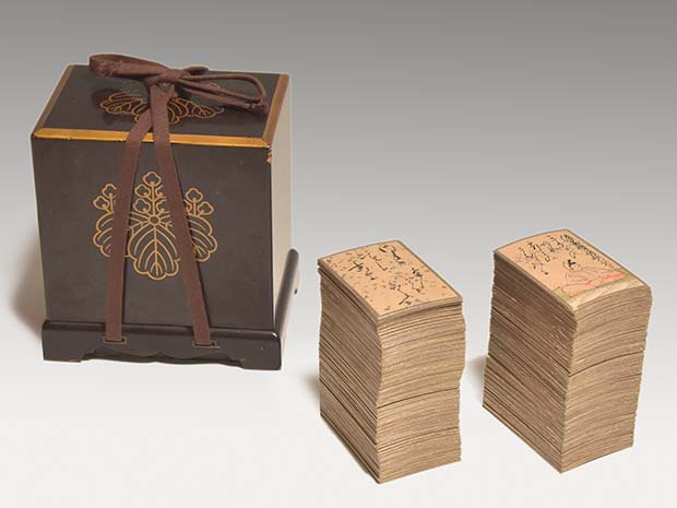 百人一首 版彩色に手書歌留多 揃い 桐文蒔絵箱付 江戸後期 | 古美術ささき