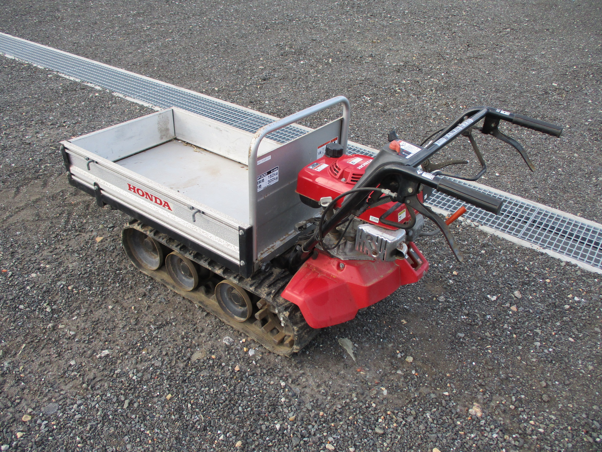 ホンダ クローラ運搬車 HP300 積載重量300kg クローラ ハンドタイプ