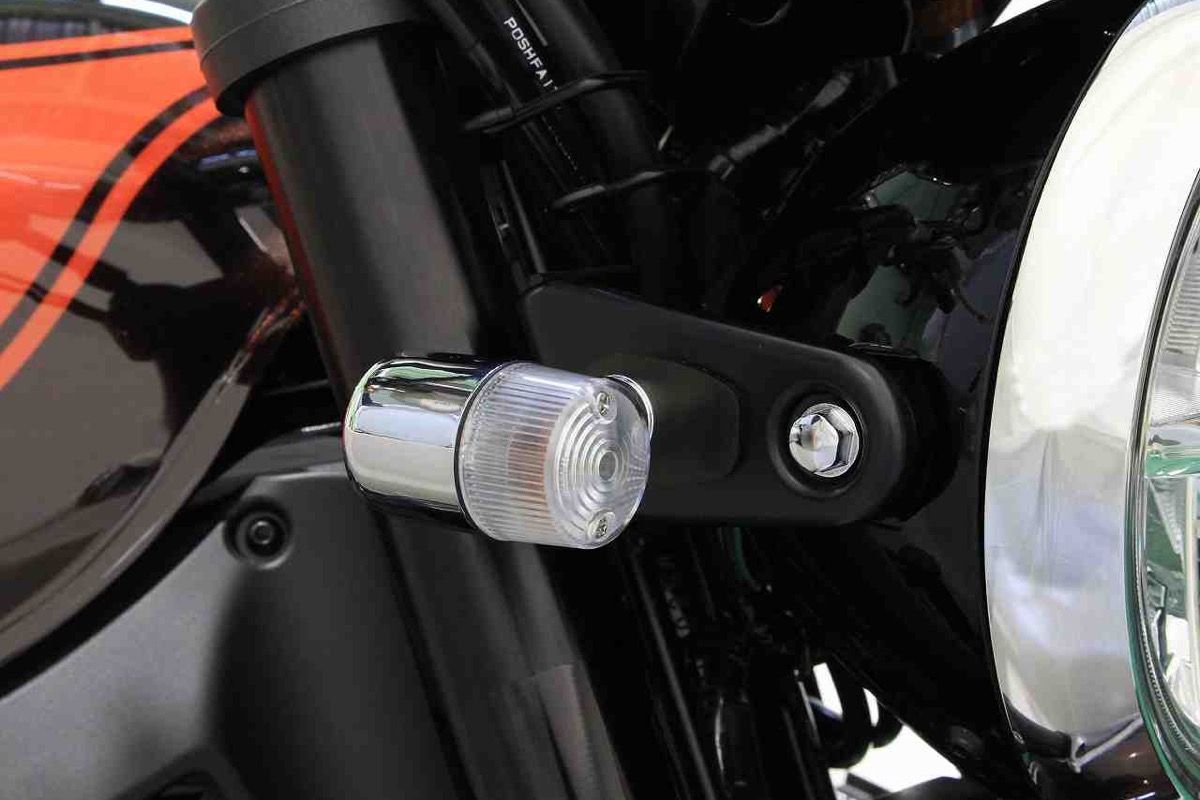 ポッシュフェイスがZ900RS用ボルトオンウインカーキットを発売