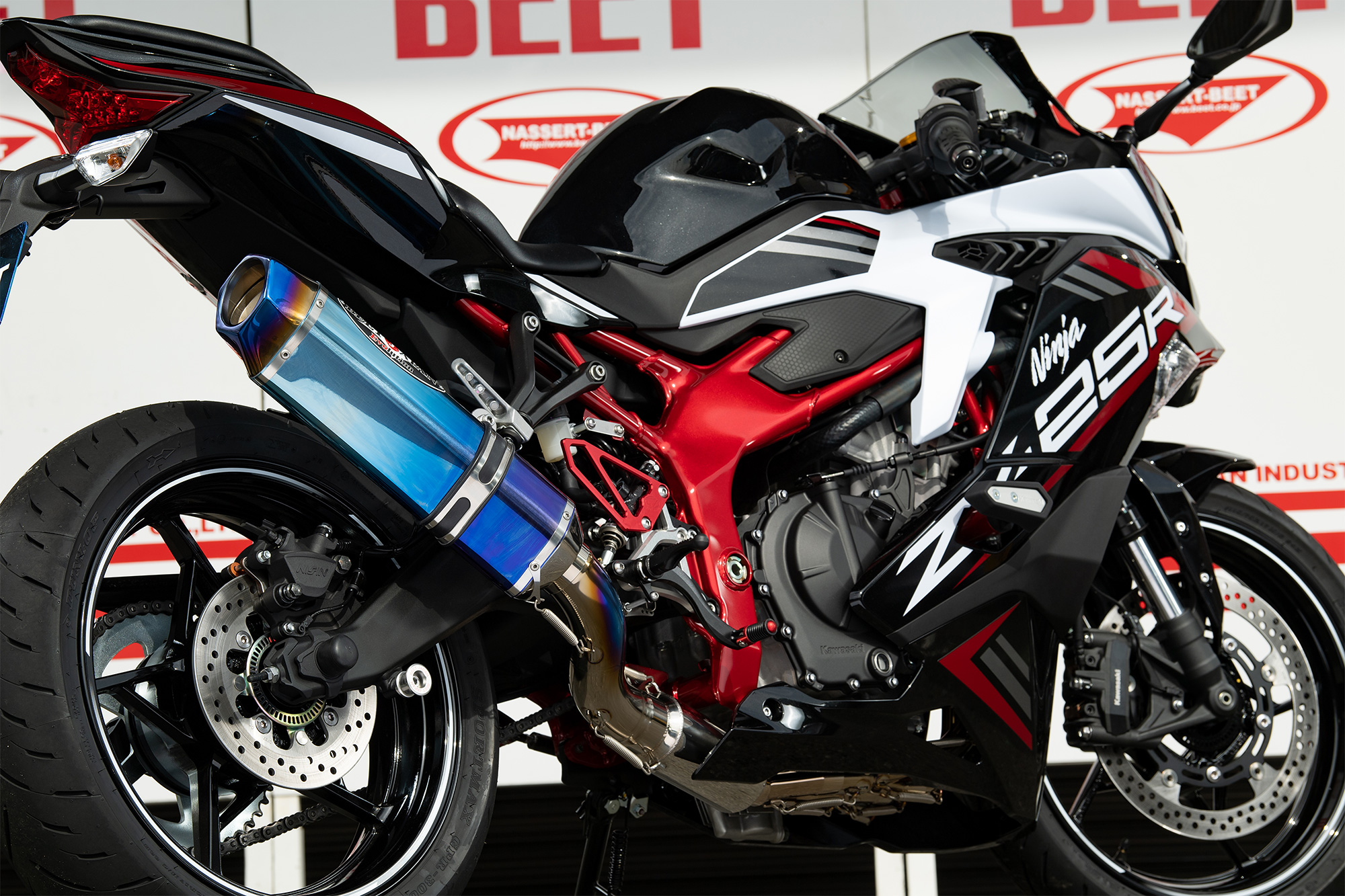 Ninja ZX-25Rカスタムのススメ #3 【日本ビート工業】 | 製品紹介