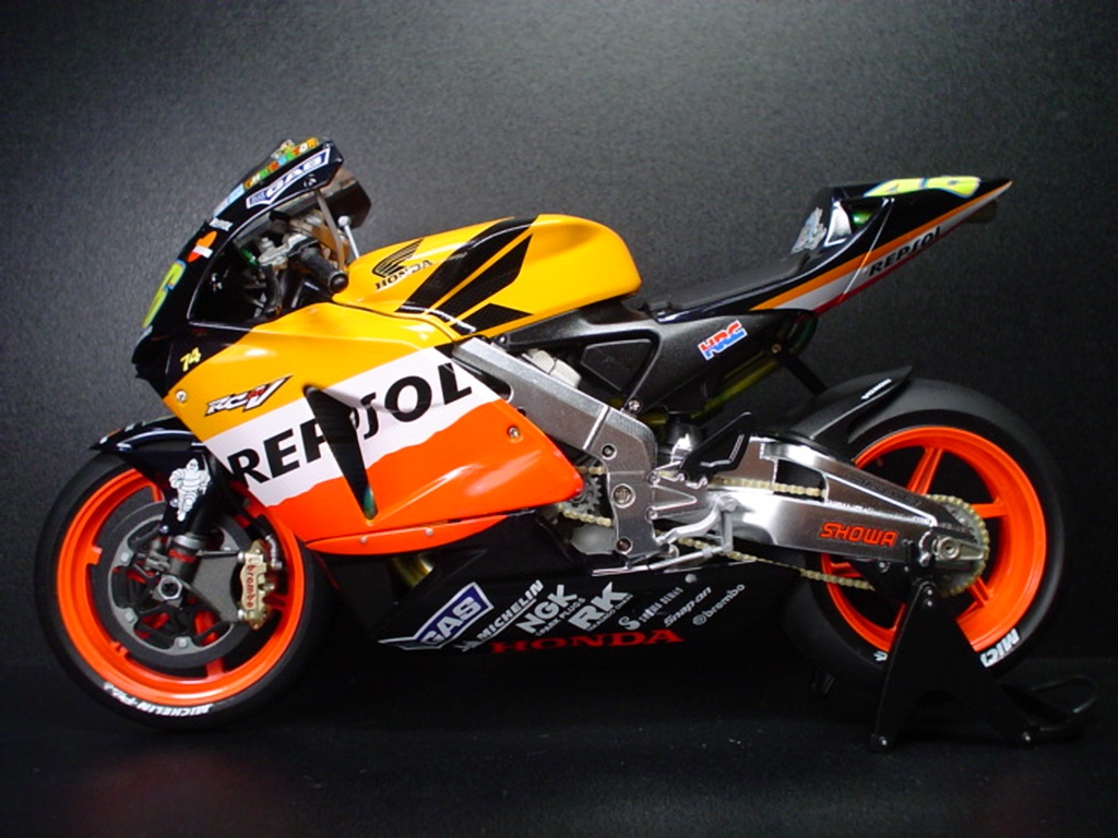 Repsol HONDA RC211V'03