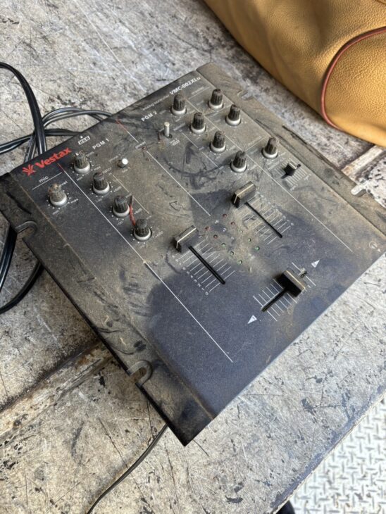 荒川区へ出張【買取】Vestax（ベスタクス）DJミキサー VMC-002XLu