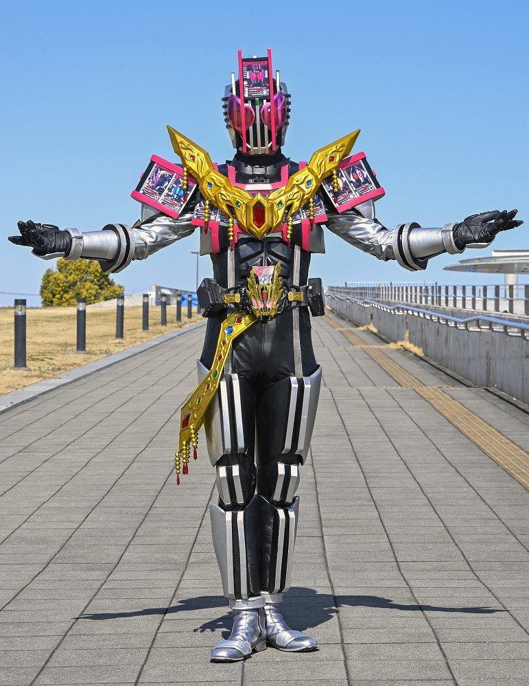 仮面ライダーゴージャスディケイド コンプリートフォーム | 仮面