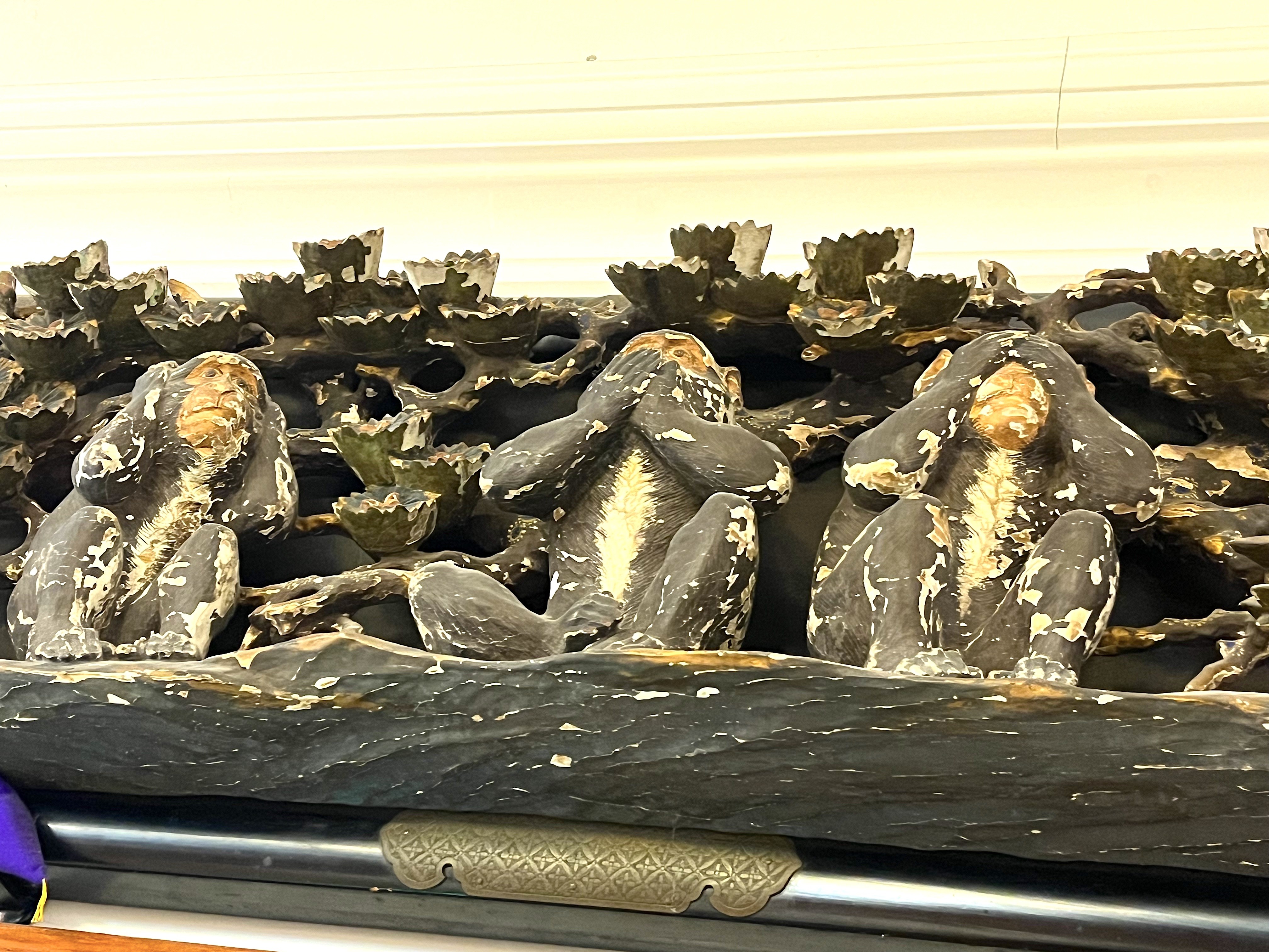 135：三猿の彫刻 | 金谷ホテル創業150周年記念